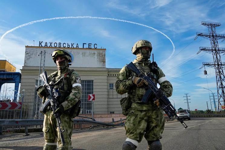 Rõ ràng, phần lớn những thắng lợi mà Quân đội Nga hiện có được trên chiến trường Ukraine đều có liên quan mật thiết đến Cụm quân phía Nam. Cụm quân này bao gồm Tập đoàn quân 49, Tập đoàn quân 58 và Tập đoàn quân 8, lực lượng này hoạt động trên toàn bộ tiền tuyến khu vực Donetsk.