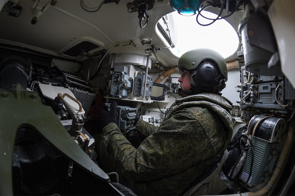 Việc triển khai BMD-4M và BMP-3 tại Ukraine đã thu hút sự chú ý đặc biệt từ các chuyên gia quân sự phương Tây. Xe được nâng cấp để tăng cường khả năng chống lại các mối đe dọa hiện đại, như máy bay không người lái - một yếu tố quan trọng trong xung đột hiện tại. Nguồn ảnh: Mil.ru.