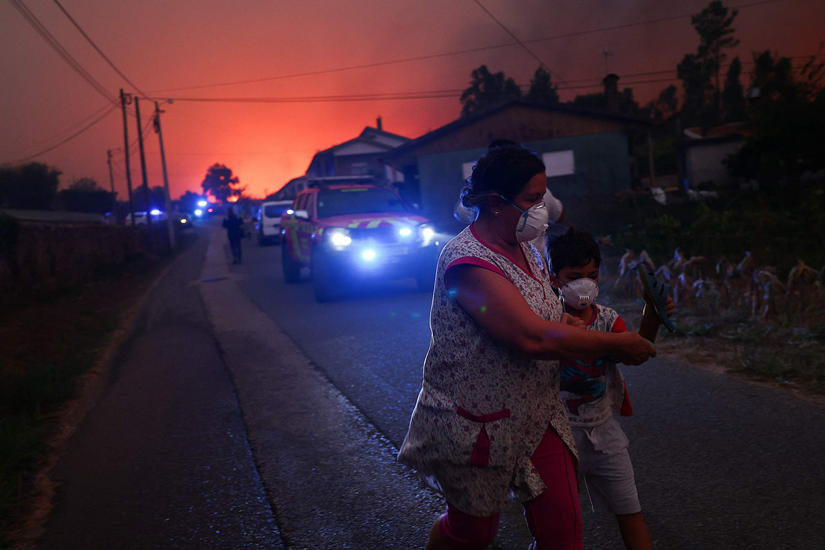 Đáng buồn thay, ít nhất hai người đã thiệt mạng và hàng chục người khác bị thương trong các đám cháy này.