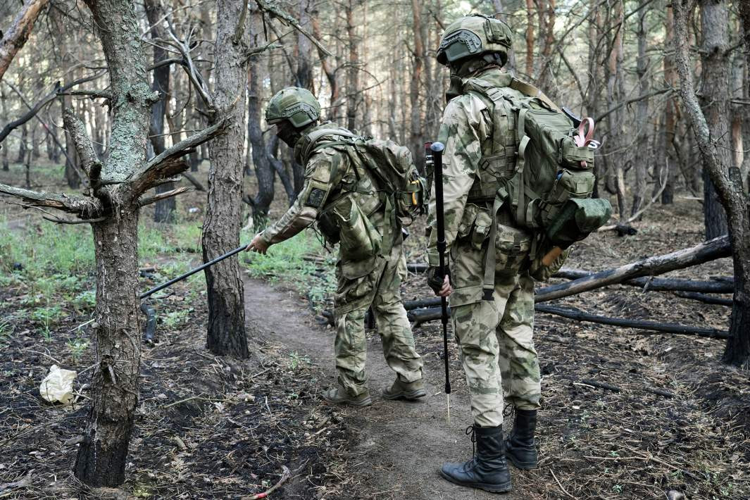 Yuri Lyamin, một chuyên gia quân sự, cho biết: "Trên chiến trường hiện nay, việc quân địch sử dụng các hệ thống gài mìn từ xa ngày càng phổ biến. Do đó, các đội ngũ gỡ mìn của chúng tôi luôn phải đối mặt với nhiệm vụ làm sạch những khu vực bị địch gài mìn".