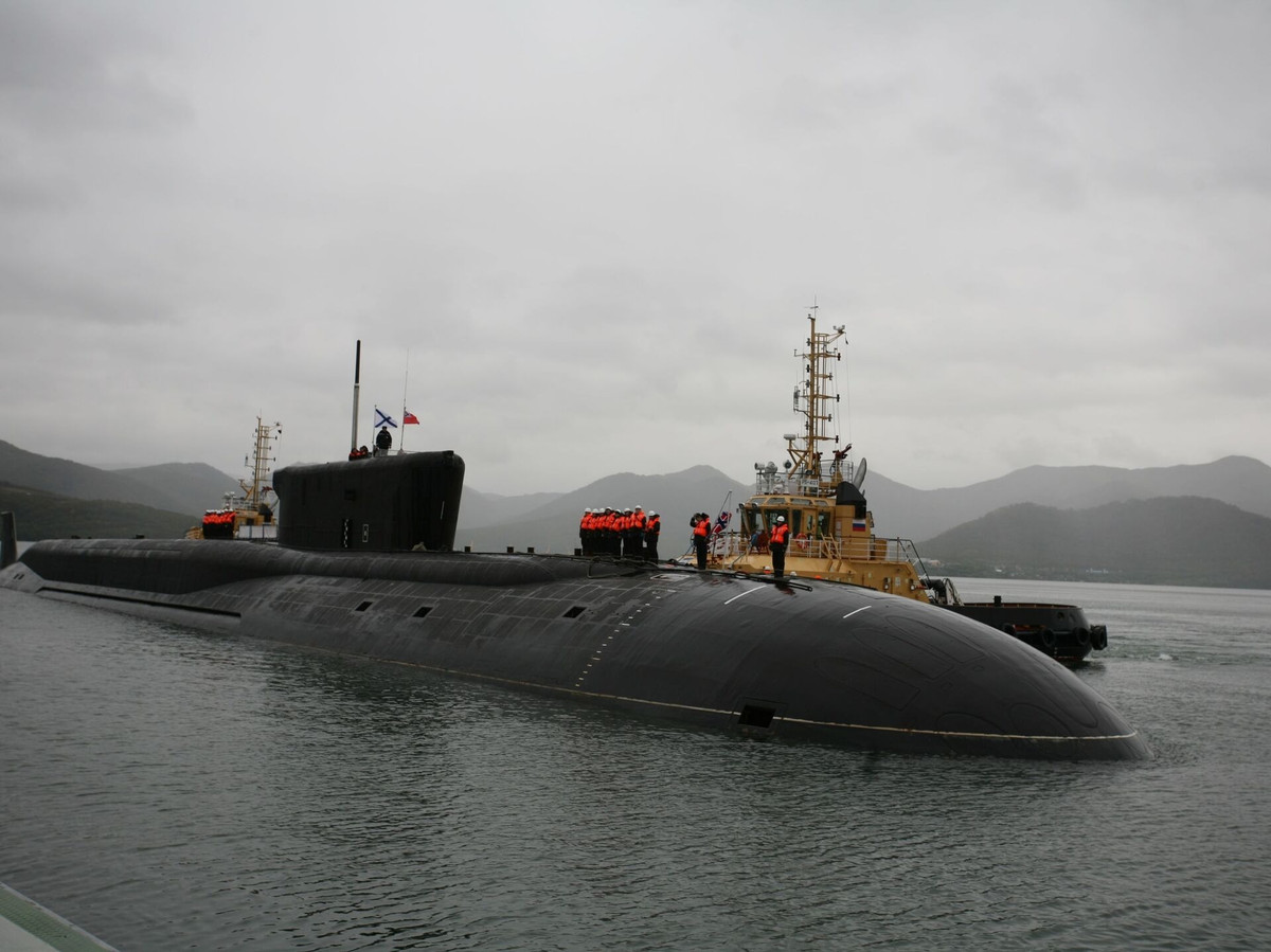 Với thiết kế này cho phép Krasnoyarsk tấn công nhiều mục tiêu khác nhau: trên đất liền, trên biển và thậm chí là tàu ngầm đối phương ở khoảng cách xa. Ngoài ra, tàu có thể mang theo từ 24 đến 40 tên lửa, với hệ thống phóng tiên tiến để hoạt động cho nhiều loại nhiệm vụ khác nhau.