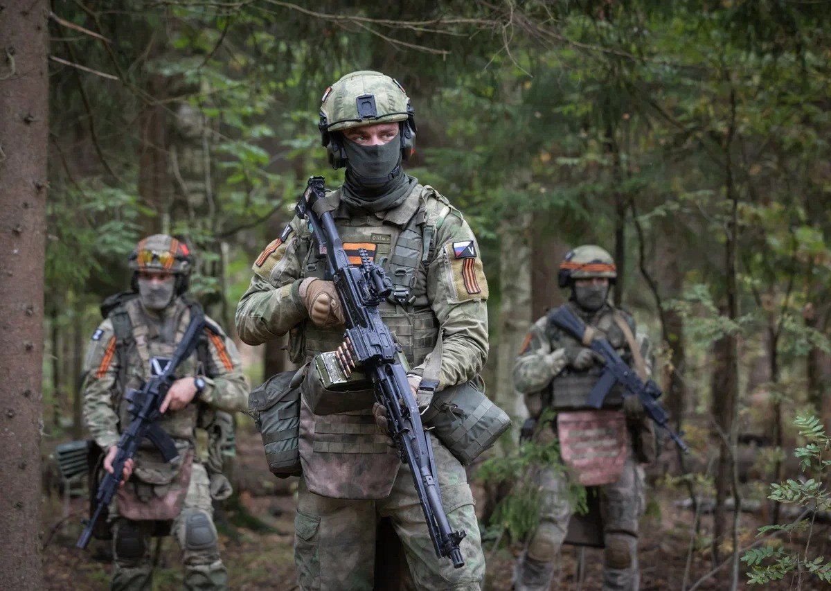 Với chiến thuật tấn công hiệu quả, Quân đội Nga đang tiến rất chắc, từng bước đẩy lùi các lực lượng phòng thủ của Ukraine. Quân đội Ukraine gần như không còn sức để chống lại các đợt tấn công của Quân đội Nga, mà họ chỉ có thể kéo dài thời gian phòng thủ càng lâu càng tốt.