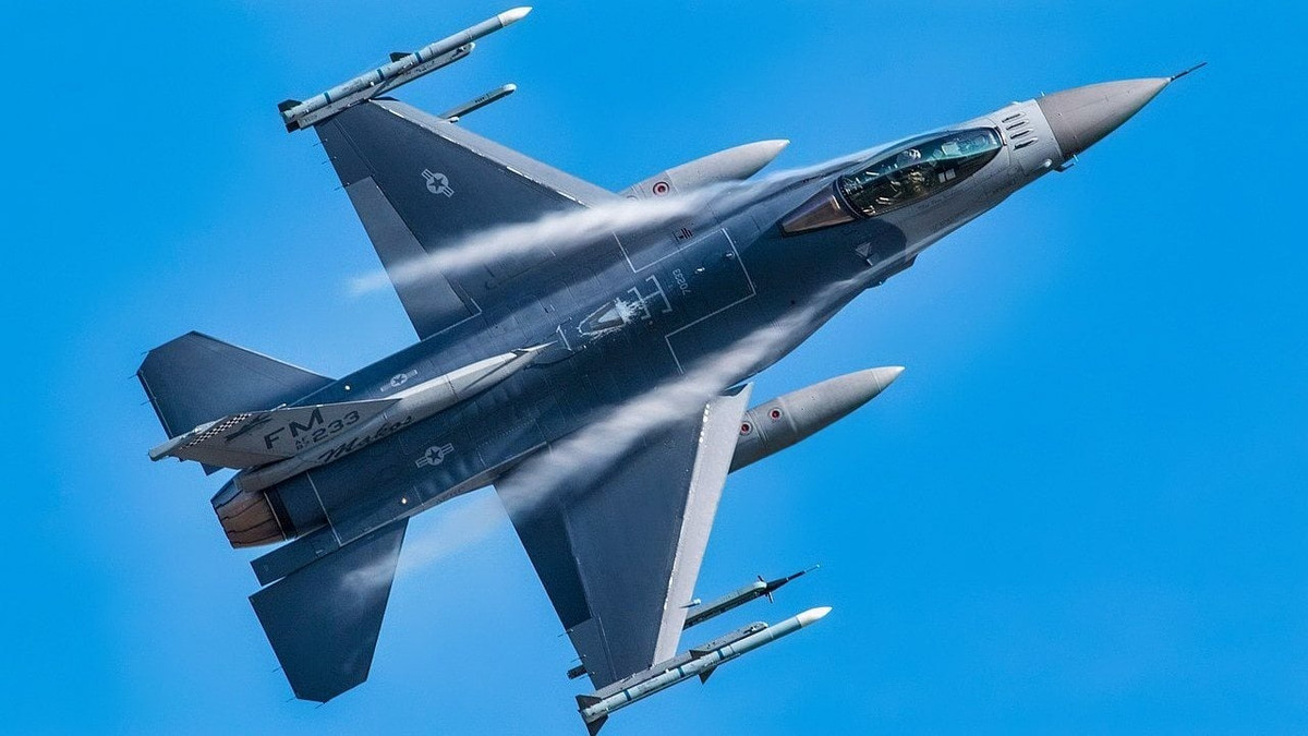 Bên cạnh đó F-16 cũng sẽ được triển khai để tiến hành các cuộc đột kích vào phía sau phòng tuyến của Nga. F-16 được các chuyên gia phương Tây ca ngợi vì độ chính xác cao, khả năng cơ động và tính linh hoạt.