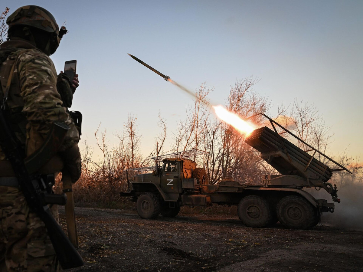 Có những lục đục trong nội bộ Quân đội Ukraine, có thông tin về việc rút quân hoặc đầu hàng tại Chasov Yar và các lữ đoàn rời bỏ vị trí chiến đấu đã bị giải tán. Trong khi đó, quyết tâm kiểm soát hoàn toàn các vùng lãnh thổ tại khu vực Donetsk của Quân đội Nga là không hề lay chuyển, không thế lực nào có thể ngăn cản được bước tiến của họ. Ảnh: Sputnik News.