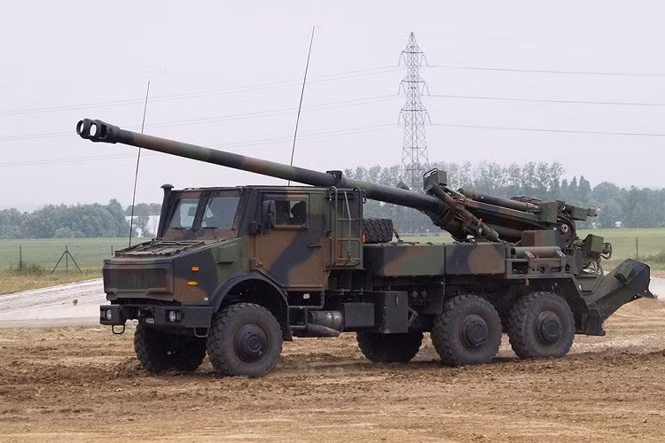 CAESAR (Camion Equipe d'un Systeme d'Artillerie) là hệ thống pháo tự hành có cỡ nòng 155 mm, do Công ty Nexter của Pháp chế tạo và được đưa vào biên chế trong Quân đội Pháp từ năm 2008.