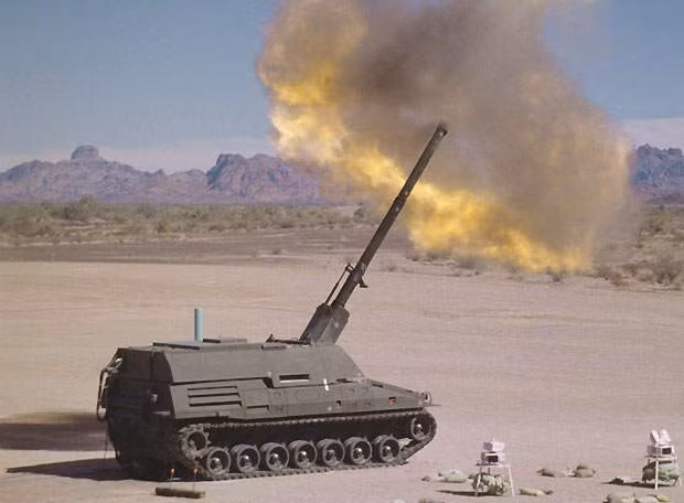 Phiên bản A7 sử dụng một số công nghệ phát triển cho chương trình lựu pháo tự hành XM2001 Crusader và XM1203 NLOS-C đã bị hủy bỏ. Điểm mới trên phiên bản này là pháo sử dụng hệ thống nạp đạn tự động cho phép giảm kíp vận hành xuống còn 4 người so với 6 người trên phiên bản cũ.