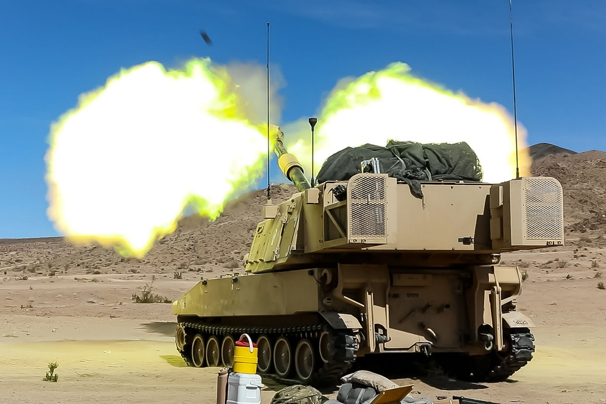 Tháng 9/2015, Raytheon đã giới thiệu phiên bản Excalibur-N5 với cảm biến radar bước sóng milimet. Như vậy, 2 phiên bản S và N5 có cơ chế hoạt động như một quả tên lửa phòng không.