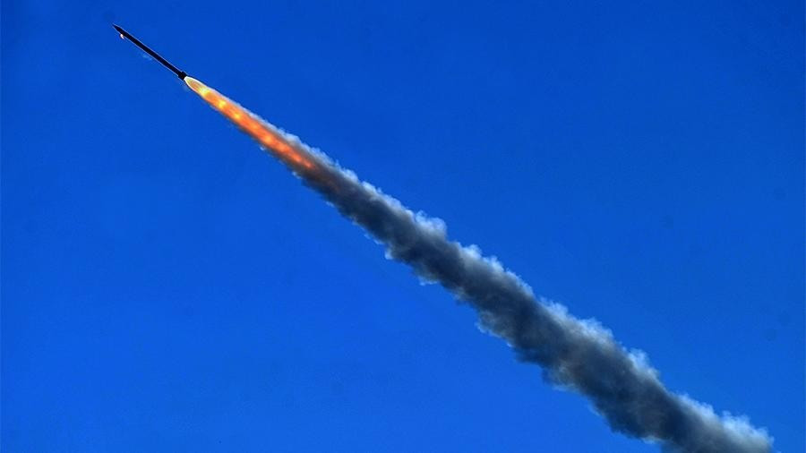 Cả hai loại tên lửa trên đều sử dụng thiết bị dẫn đường quán tính chính xác để đến mục tiêu và so sánh hình ảnh radar để theo dõi thiết bị đầu cuối. Cho nên cả tên lửa đều rất khó có thể bị gây nhiễu.