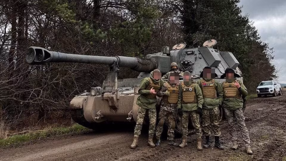 Đáng chú ý, một số đơn vị của Ukraine đã sử dụng hiệu quả những khẩu pháo này trên chiến trường như Lữ đoàn xung kích số 3, họ đã được triển khai ngay sau khi kết thúc quá trình huấn luyện ở Anh.