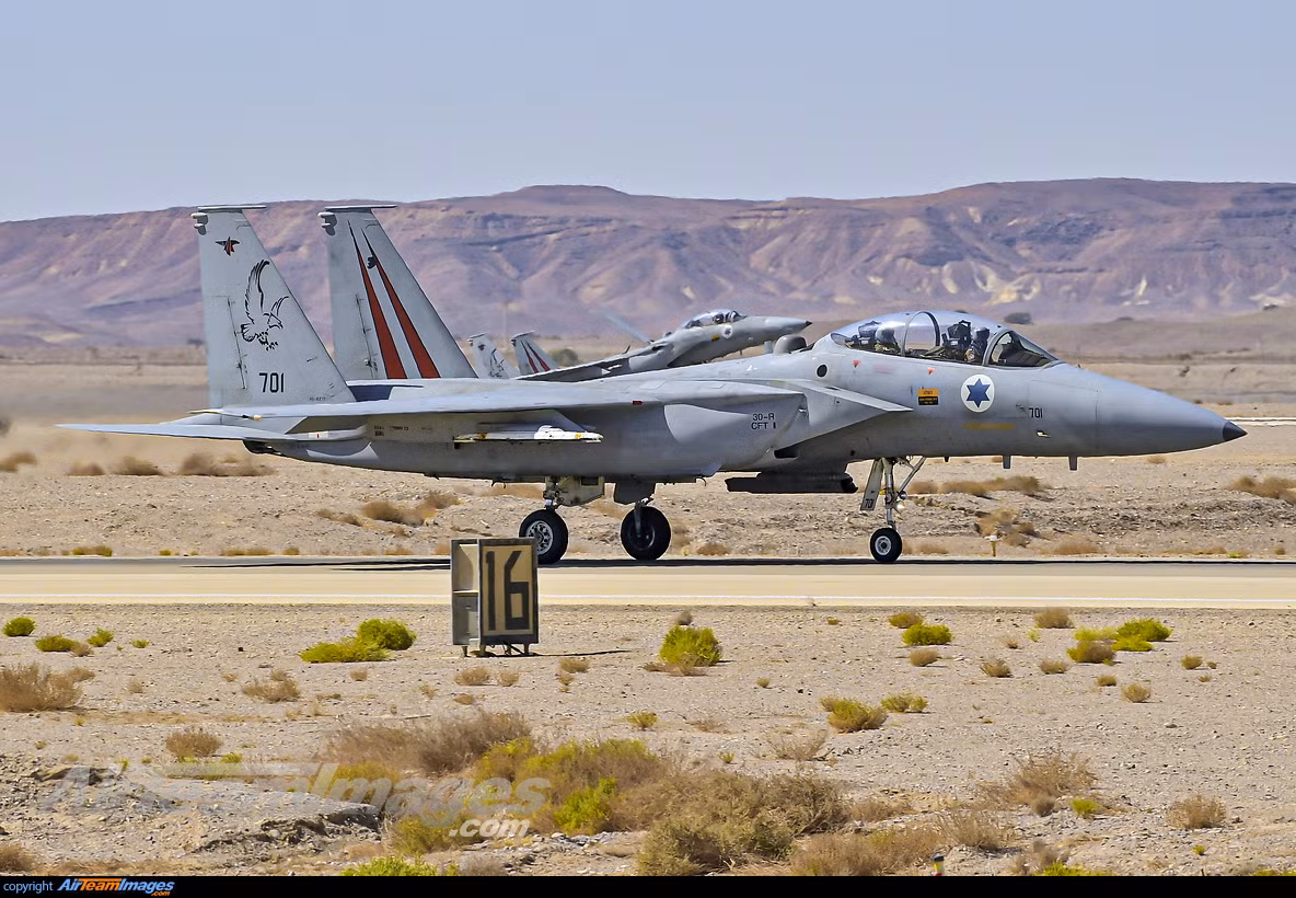 Chiếc F-15 này không chỉ sống sót một cách kỳ diệu, mà sau đó còn được sửa chữa và quay trở lại chiến đấu. Nó đã tiếp tục lập chiến công khi hạ gục thêm một chiếc MiG-23 của Syria vào tháng 11/1985, chứng minh khả năng tuyệt vời của tiêm kích F-15 và tinh thần chiến đấu của các phi công Israel.