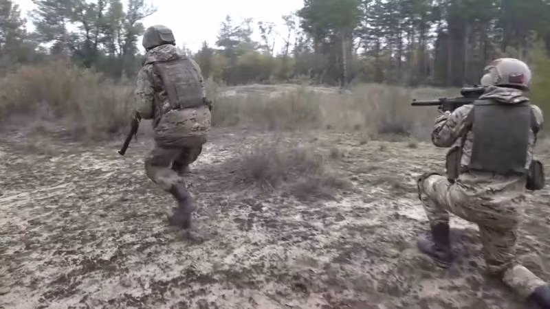 Tính đến sáng ngày 22/4, quân Nga đã đánh chiếm thành công khu đô thị trung tâm và nhà ga đường sắt Ocheretny, các lực lượng Ukraine tổ chức nhiều đợt phản công nhưng không thành công.