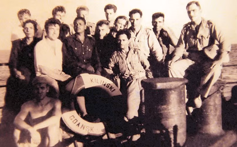 Trong thời gian chuyển quân tập kết, ông được phân công làm công tác phiên dịch trên tàu Xtarôpôn của Liên Xô ra Bắc vào Nam nhiều chuyến, sau đó trở về công tác tại đơn vị cũ lúc bấy giờ đóng tại Thanh Hóa.