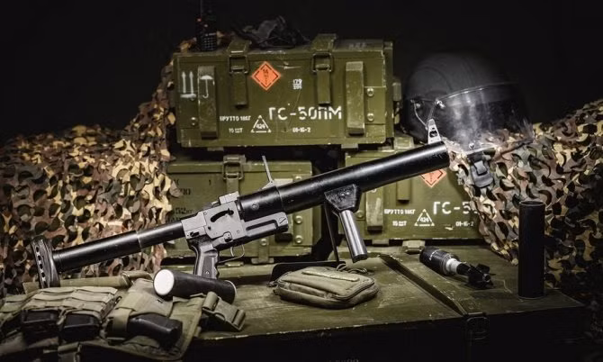 RGS-50 ban đầu được chế taih cho lực lượng thi hành công vụ và trấn áp bạo động của Nga. Đến cuối những năm 1990 thì mẫu này được tiến hành nâng cấp với một vài chi tiết nhỏ như cơ chế điểm hỏa, báng súng và đệm chống giật. Mẫu nâng cấp được gọi là RGS-50M được chế tạo với số lượng lớn và trang bị cho nhiều lực lượng thi hành công vụ tại Nga.