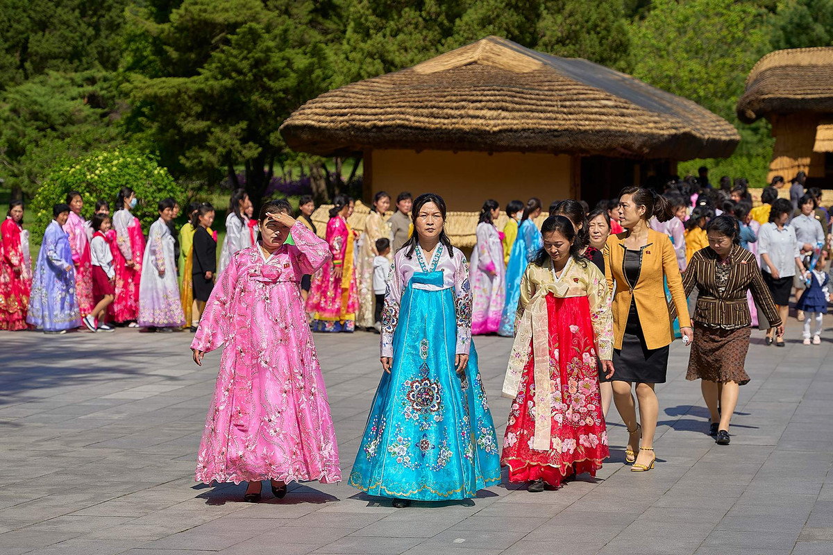 Với hệ sinh thái phong phú, núi Myohyangsan là một trong sáu ngọn núi danh giá của Triều Tiên, và được công nhận là khu bảo tồn sinh quyển thế giới vào năm 2009.