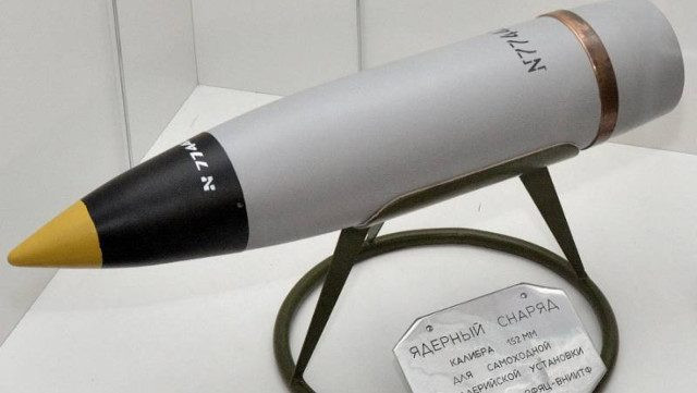 Các nhà khoa học Trung Quốc đang nỗ lực tạo ra thuốc nổ mới và cải tiến quy trình sản xuất để làm cho chúng an toàn và mạnh mẽ hơn. Nga, với chuyên môn tạo ra chất nổ mạnh, cũng đang nghiên cứu các công thức hóa học mới nhằm phát triển chất nổ tốt hơn và ít tác động đến môi trường. (Ảnh: Twiiter/X).