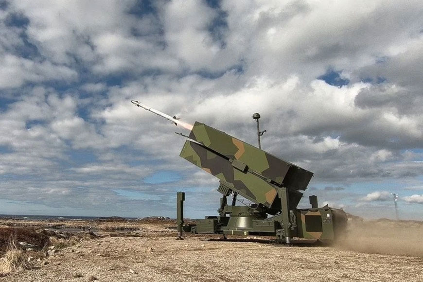 Việc chuyển giao này nhằm mục đích tăng cường khả năng phòng không của Ukraine trước các cuộc tấn công bằng tên lửa của Nga. Các đơn vị này là sự bổ sung cần thiết cho các đơn vị phòng không đã được Mỹ cung cấp trước đó vào năm 2022.