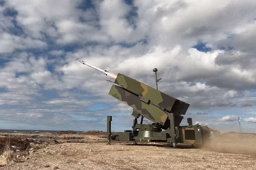 Việc chuyển giao này nhằm mục đích tăng cường khả năng phòng không của Ukraine trước các cuộc tấn công bằng tên lửa của Nga. Các đơn vị này là sự bổ sung cần thiết cho các đơn vị phòng không đã được Mỹ cung cấp trước đó vào năm 2022.