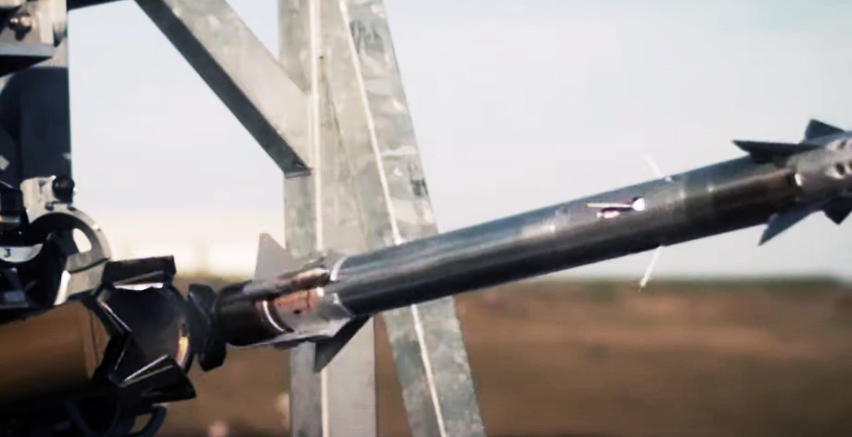 Một số biến thể của Martlet đã được thiết kế tiêu chuẩn cho các vai trò khác như không đối đất, đất đối không và đất đối đất. Tiêu biểu như tên lửa đa năng hạng nhẹ FreeFall (FFLMM), là một biến thể đã được thiết kế như một quả bom lượn không có động cơ tên lửa.