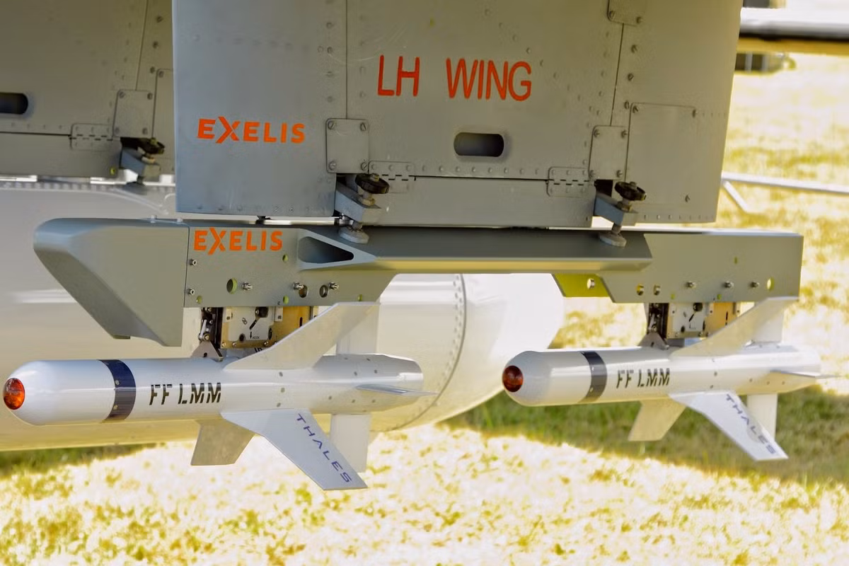 Biến thể này sử dụng hệ thống dẫn đường laser bán chủ động và được thiết kế như một lựa chọn tiết kiệm chi phí hơn cho các tình huống tấn công cụ thể, chẳng hạn như sử dụng UAV cảm tử hoặc tấn công trực tiếp vào các mục tiêu quan trọng.