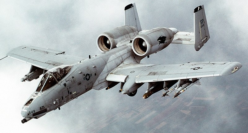 Nó có thể phát hiện máy bay tấn công mặt đất A-10 Thunderbolt II ở cự li lên tới 6.400-12.300m tùy thuộc vào chế độ làm việc, các UAV nhỏ như IAI Bird Eye 400 - cự li 700-4.900m. Khí tài trinh sát quang điện tử có trường quan sát rộng, bao quát 360 độ với tầm rà quét trên 12km.