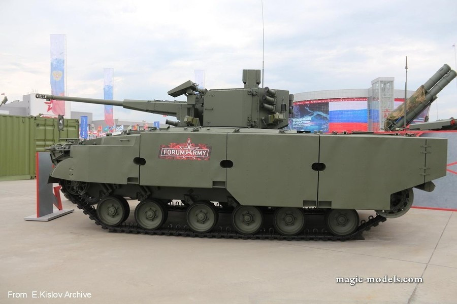 Pháo được trang bị tổ hợp chống tăng Kornet, súng phòng không 12,7mm. Tốc độ của xe trên đường nhựa 70km/h, tốc độ bơi 10km/h, dự trữ hành trình 600km, pháo có thể vượt chướng ngại cao 0,8m, hào 2,5m; kíp xe 3 thành viên.