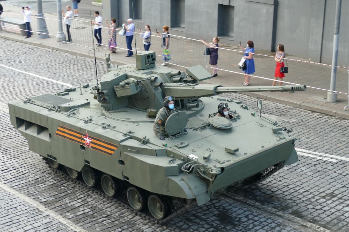 Kết hợp với hệ thống điều khiển hỏa lực hiện đại, pháo 2А90 có thể bảo vệ hiệu quả lực lượng mặt đất không chỉ trước các cuộc tấn công của UAV, mà còn từ tên lửa hành trình, trực thăng và máy bay tấn công,… cũng như tiêu diệt các mục tiêu mặt đất, xe cộ và bộ binh đối phương ẩn nấp trong các tòa nhà và công sự dã chiến,…