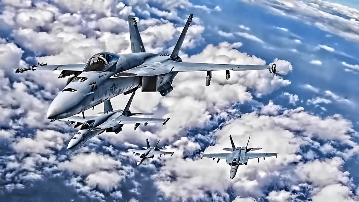 Super Hornet có tốc độ bay tối đa Mach 1.6 và phạm vi chiến đấu hơn 1.200 hải lý. Máy bay được trang bị radar tiên tiến, hệ thống nhắm mục tiêu và khả năng tác chiến điện tử hiện đại, những khả năng này giúp Super Hornet trở thành một chiến đấu cơ linh hoạt và nguy hiểm trong điều kiện tác chiến trên biển.