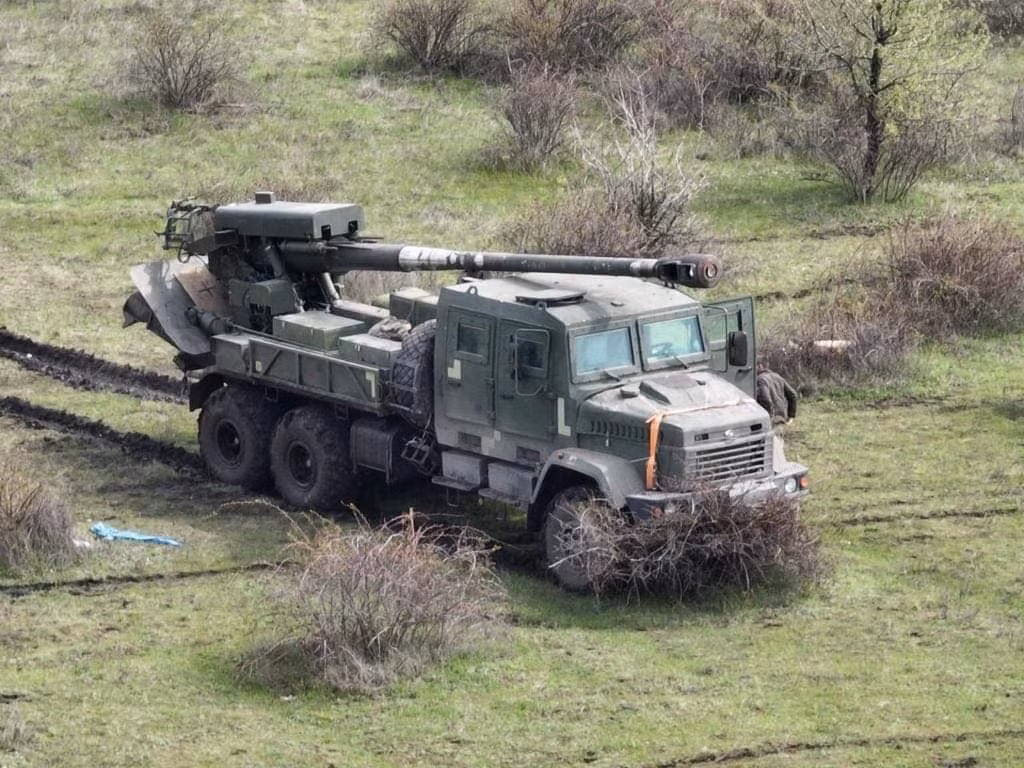 Động thái này nhấn mạnh sự thay đổi trong chiến lược của Ukraine, nhằm hướng tới tăng cường lĩnh vực sản xuất quốc phòng trong nước, đặc biệt là trong lĩnh vực hệ thống pháo binh và đạn dược, trong bối cảnh xung đột toàn cầu rộng lớn hơn và yêu cầu phải giảm sự phụ thuộc vào nguồn cung cấp quân sự từ nước ngoài. Ảnh: Militarnyi.