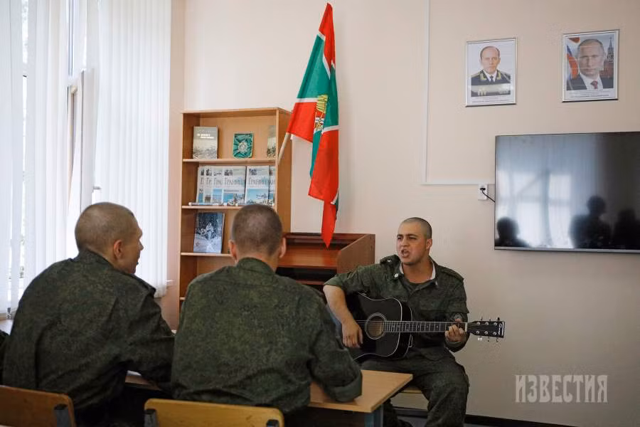 Thời gian rảnh, các học viên có thể đi dạo, tham gia các hoạt động thể thao hoặc các sự kiện văn hóa.