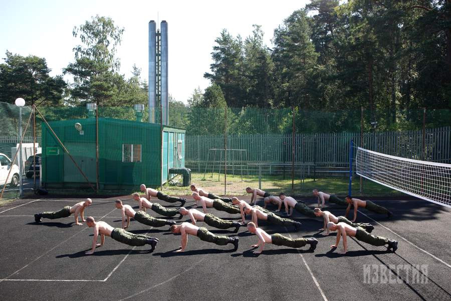 Quân đoàn không chỉ tập trung vào kiến thức lý thuyết mà còn chú trọng đến các kỹ năng thực tiễn và rèn luyện thể chất, nhằm đảm bảo các học viên sẵn sàng cho nhiệm vụ quan trọng trong việc bảo vệ biên giới quốc gia.