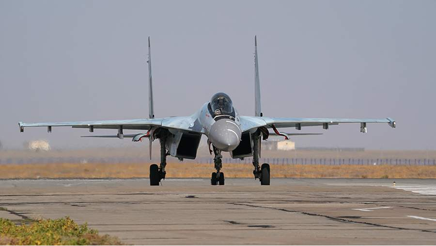 Phi công danh dự của Liên bang Nga Yury Sytnik trong cuộc trò chuyện với Iz.ru lưu ý rằng, Ukraine cần máy bay chiến đấu F-16 của phương Tây do Lực lượng Không quân Ukraine thiếu lực lượng hàng không. Ông cũng nhấn mạnh lợi thế hữu hình của Liên bang Nga trên không. 