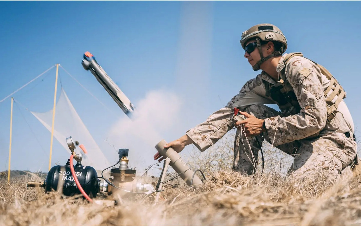 Một loại UAV tương tự như UAV Switchblade-600 của Mỹ cũng được ra mắt với tên gọi là Lastochka (Swallow). Chiếc UAV này sẽ được đặt trong một phương tiện vận chuyển và ống phóng tương tự như ống RPO-A Shmel. Nó có thể dễ dàng vận chuyển trên vai và trước khi phóng nó được giá cố định trên hai chân, giống như một khẩu súng cối.