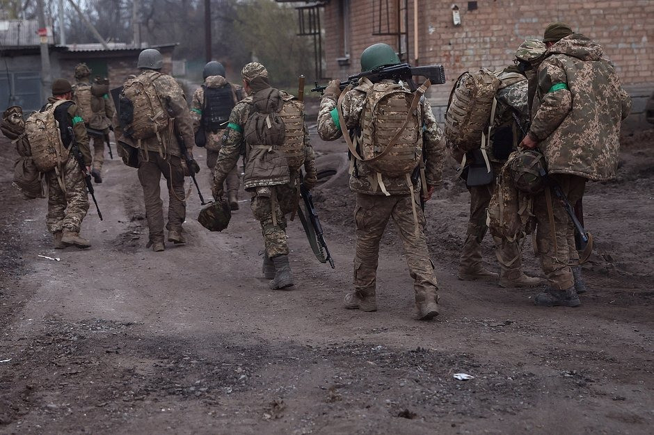 Mặc dù vậy, dưới sự thúc giục liên tục của ông Silsky, lực lượng đặc biệt GRU của Ukraine đã phải triển khai quân tiếp viện đến Chasov Yar và Quân đội Nga cuối cùng cũng đã bắt đầu khép chặt vòng vây. Ảnh: Overlockers.