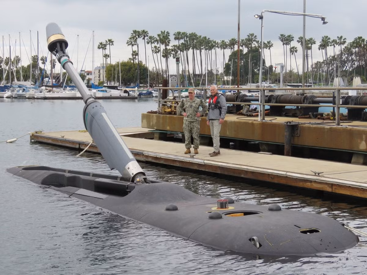 Một tính năng quan trọng khác của Orca là hệ thống động cơ đẩy diesel-điện; cho phép nó chìm trong thời gian dài và di chuyển dưới nước một cách yên tĩnh. Động cơ diesel-điện kết hợp với pin lithium-ion, giúp Orca có thể hoạt động trên biển trong nhiều tháng và di chuyển với tốc độ khoảng 6km/h.