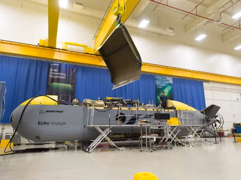 Ngoài ra, Hải quân Mỹ cũng quan tâm đến việc bổ sung các hệ thống vũ khí bổ sung để trang bị cho XLUUV của mình, bao gồm ngư lôi, tên lửa hành trình và thậm chí cả máy bay không người lái.