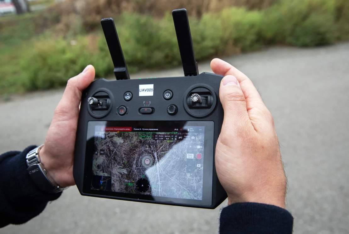 Tại Ukraine, nơi các loại mìn được rải khắp mặt đất, UAV đang trở thành công cụ đắc lực trong việc phát hiện mìn, giúp HALO Trust rà phá mìn nhanh chóng và an toàn hơn bao giờ hết. (Ảnh: HALO Trust).