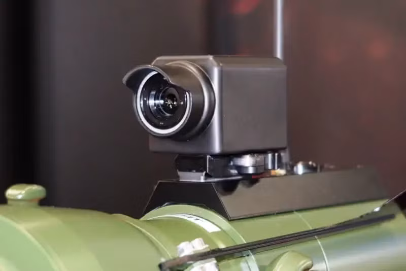 Nếu phiên bản cũ chỉ có thể “cảm nhận” một chiếc xe tăng đang đi chuyển và kích hoạt đầu đạn mà không xác định được khoảng cách cụ thể. Tuy nhiên, PARM NextGen lại vượt trội hơn với khả năng kích hoạt vụ nổ vào thời điểm tối ưu, đảm bảo hiệu quả cao hơn và khả năng tiêu diệt mục tiêu chính xác hơn.