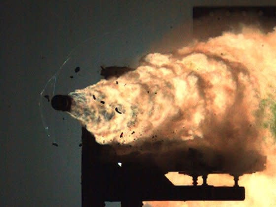 Không giống như các loại vũ khí chống tăng truyền thống dựa vào thuốc súng, đạn động học tốc độ cao có khả năng gây sát thương chết người ngay cả khi tiếp xúc sượt qua. Phương pháp phóng của các loại đạn này rất đa dạng, giúp mở rộng sát thương trong nhiều tình huống khác nhau.