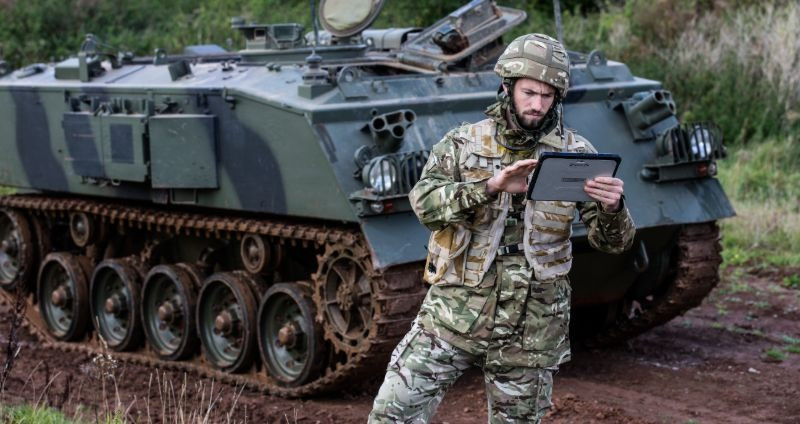 Các nhà nghiên cứu Trung Quốc cho biết, tác động của đạn động học tốc độ cao có thể vượt qua giới hạn an toàn được khuyến nghị bởi tiêu chuẩn quân sự MIL-STD-810 của Mỹ.