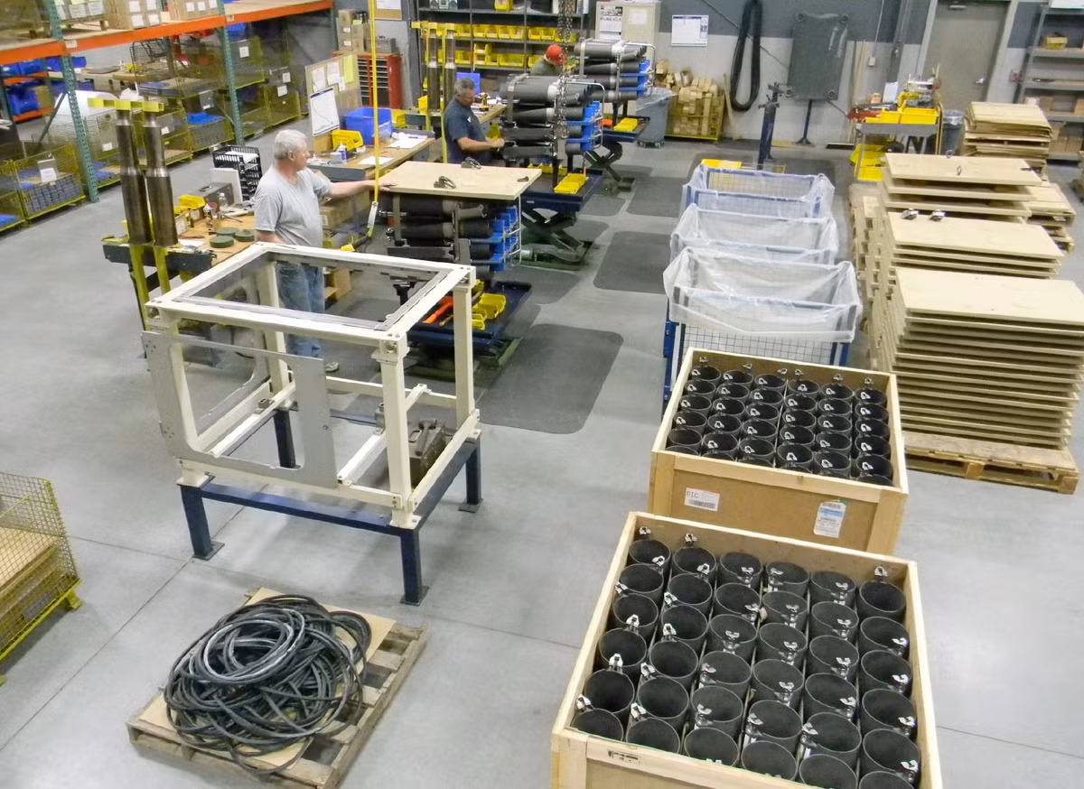 Oprea tiết lộ rằng Romania đã nỗ lực thực hiện một số dự án nhằm chuyển đổi năng lực sản xuất quốc phòng của mình. Ông nói: “Có những dự án chúng tôi đã thực hiện trong một thời gian dài, một số đã bắt đầu, một số đã thành hiện thực thông qua các biên bản ghi nhớ đã được ký kết”. Bộ trưởng Oprea đã đề cập đến bản ghi nhớ được ký với Hệ thống chiến thuật và quân sự chung (GDOTS). Đại sứ Mỹ Kathleen Kavalec cũng đã có mặt tại lễ ký kết.