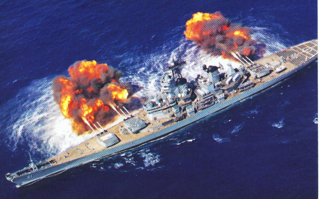 Tổng kết lại thì việc thiết kế nhiều tháp pháo và nhiều pháo mỗi tháp của tàu chiến có thể tóm tắt lại như sau: Nhiều pháo để tăng mật độ đạn vào đối phương, tăng tỉ lệ trúng và khả năng tiêu diệt đối phương cũng như kiểm tra khoảng cách trước khi bắn.