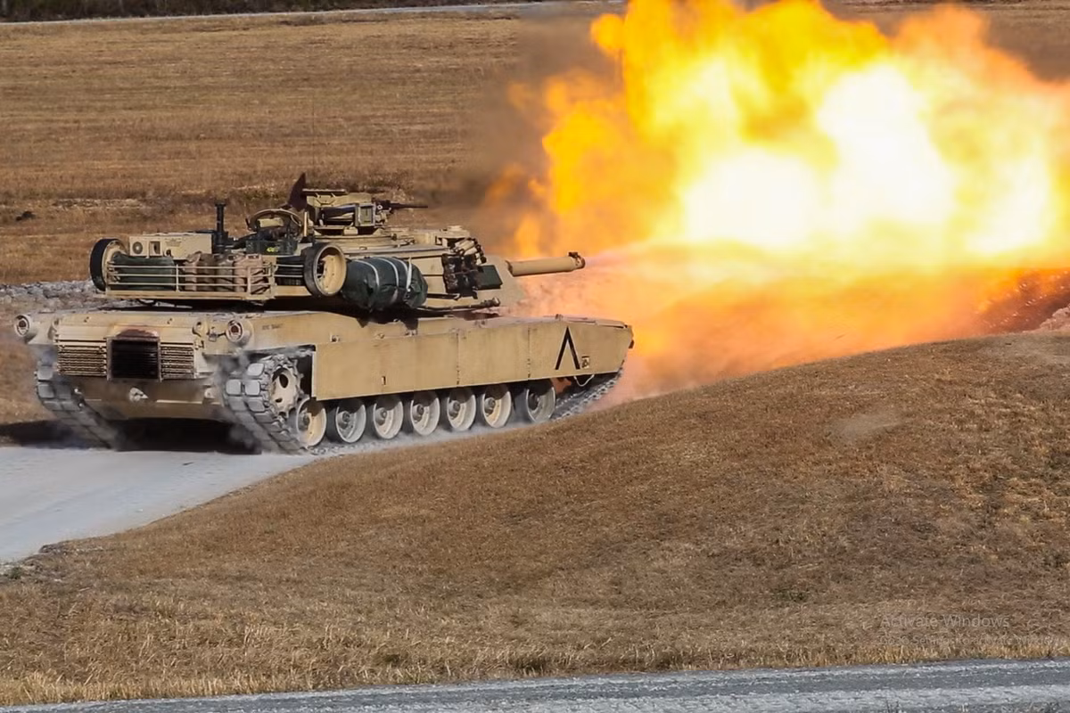 Nếu một pháo nhỏ không đủ sát thương lên mục tiêu thì dù có bắn nhiều pháo nhỏ nó cũng không tạo ra sự khác biệt quá lớn. Thay vào đó dùng một pháo duy nhất nhưng to hơn thì lại tạo sự khác biệt rất nhiều.