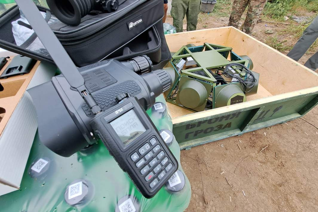 Câu chuyện về cách mà Quân đội Nga đang ứng phó với các UAV cảm tử của Ukraine cho thấy một thực tế rằng, công nghệ đang định hình lại toàn bộ cách thức chiến đấu trên chiến trường. Những trận chiến không chỉ diễn ra trên mặt đất, mà còn ở trên không, nơi các UAV và hệ thống tác chiến điện tử đóng vai trò chủ chốt.