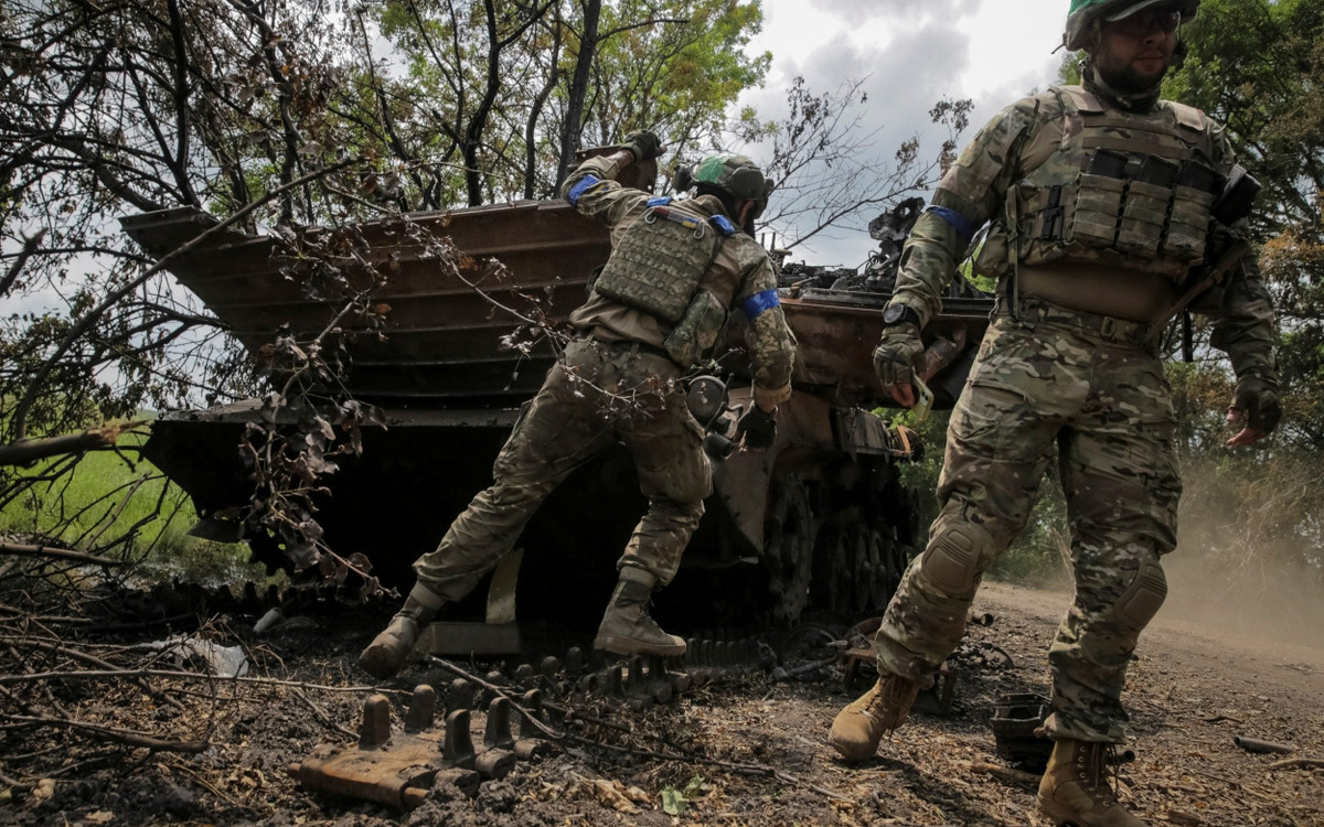 Hiện tuyến phòng thủ của Quân đội Ukraine theo hướng Ocheretine đã sụp đổ. Nguyên nhân chủ yếu là do các lực lượng dự bị chiến lược của Ukraine đã bị tiêu hao đáng kể bởi hỏa lực pháo binh Nga. Thương vong của Quân đội Ukraine đã tăng gấp 5 lần và hàng trăm trang thiết bị được viện trợ đã bị phá hủy.