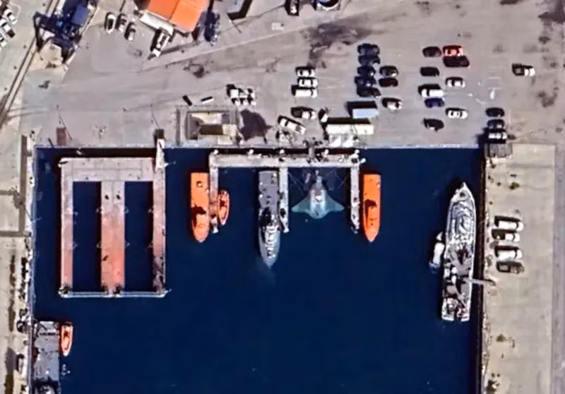 4-5 tháng sau khi ra mắt, Northgrop Grumman đã công bố không nhiều thông tin về nguyên mẫu Manta Ray. DARPA cũng không đưa ra tuyên bố nào liên quan đến các cuộc thử nghiệm trên biển. Về cơ bản, dự án này vẫn được giữ bí mật. Bởi chương trình phát triển phương tiện tự hành hạng nặng dưới nước có tầm quan trọng rất lớn với Hải quân Mỹ.