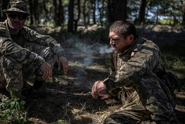 Nga phản công mạnh mẽ, lính đánh thuê Ukraine hoảng loạn xin rút lui Nga phan cong manh me, linh danh thue Ukraine hoang loan xin rut lui