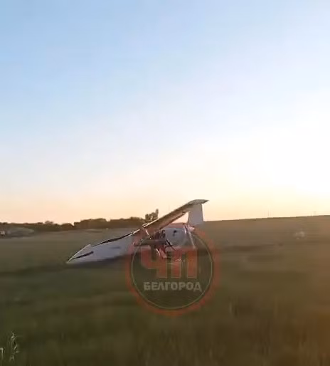 Liên quan đến vụ Mohajer-6 rơi xuống cánh đồng ở vùng Kursk cuối tháng trước, các nhà quan sát cho rằng, nguyên nhân chính là các trục trặc kỹ thuật trong quá trình hạ cánh. Ảnh: Telegram/TP-Belgorod.