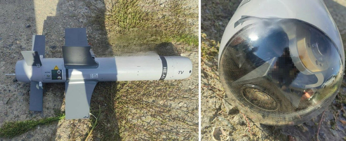 Trong báo cáo chính thức về chuyến thăm của Bộ trưởng Quốc phòng A. Belousov tới Lực lượng Hàng không vũ trụ vào ngày 14/6, một trong những màn hình của sở chỉ huy đã hiển thị video từ UAV. Mặc dù video đã được chỉnh sửa, nhưng các yếu tố giao diện cho thấy đó là video từ UAV Mohajer. Ảnh: Defense Express.