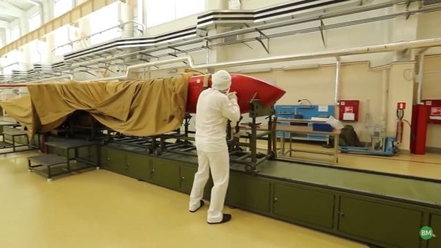 Tổng thống Nga Vladimir Putin lần đầu tiên giới thiệu trước công chúng tên lửa hành trình 9M730 Burevestnik, hay còn được NATO gọi là SSC-X-9 Skyfall, trong bài phát biểu Thông điệp Liên bang ngày 1/3/2018.