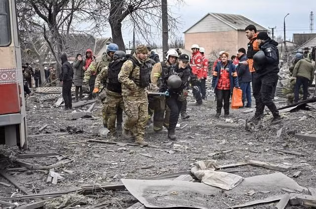 Các nguồn tin tiết lộ rằng, Lực lượng Hàng không Vũ trụ Nga đã sử dụng bom lượn hạng nặng FAB-1500, để tiến hành cuộc không kích vào trụ sở Tiểu đoàn Siren tinh nhuệ của Quân đội Ukraine ở Kupyansk. Ảnh: NetEase.